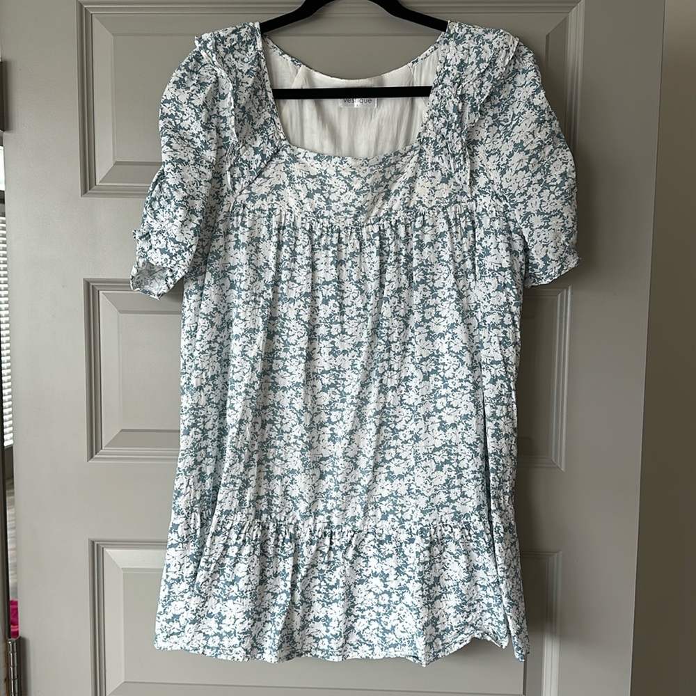 Vestique blue and white floral dress size L